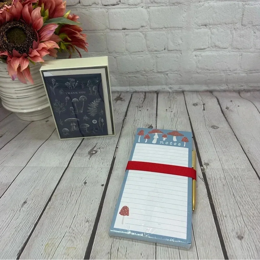 NWT stationary set note pad and thank you cards with mushrooms